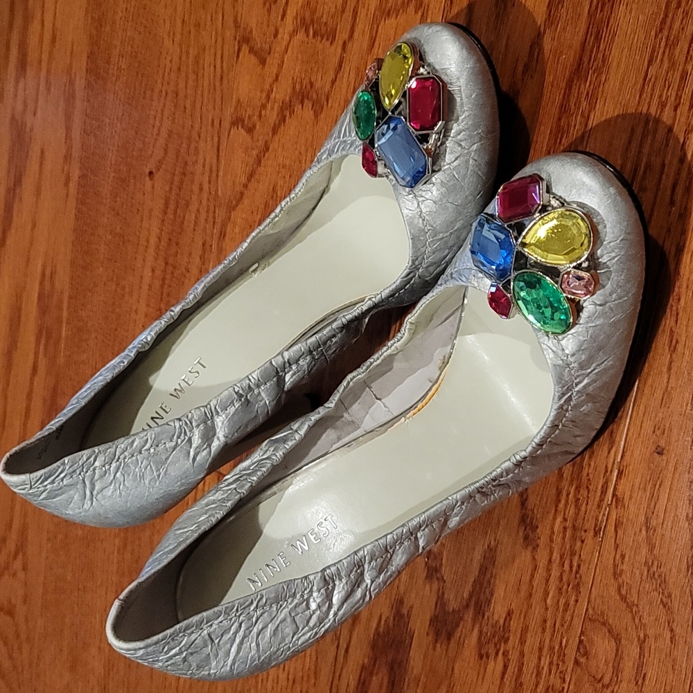 Nine West matte jewel silver foot hugging heels